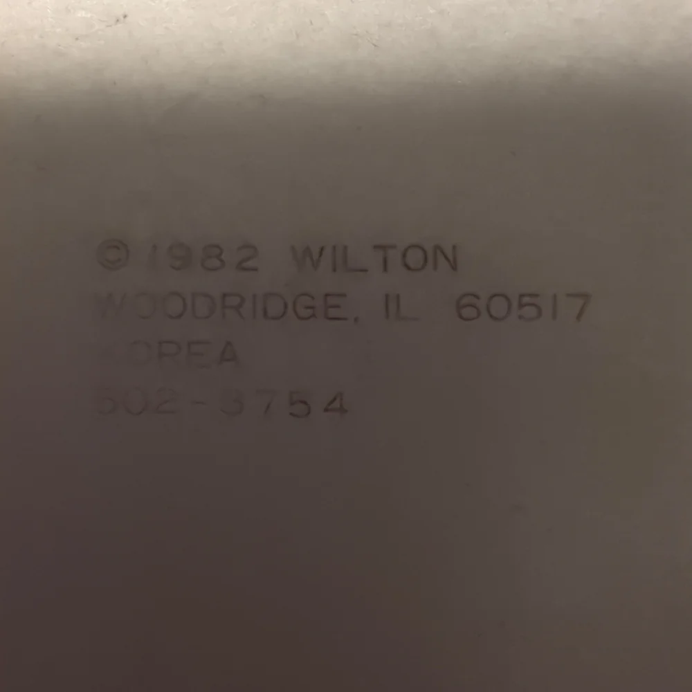 1982 Wilton bear pan